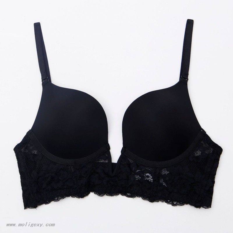 Lacy Seamless Bra